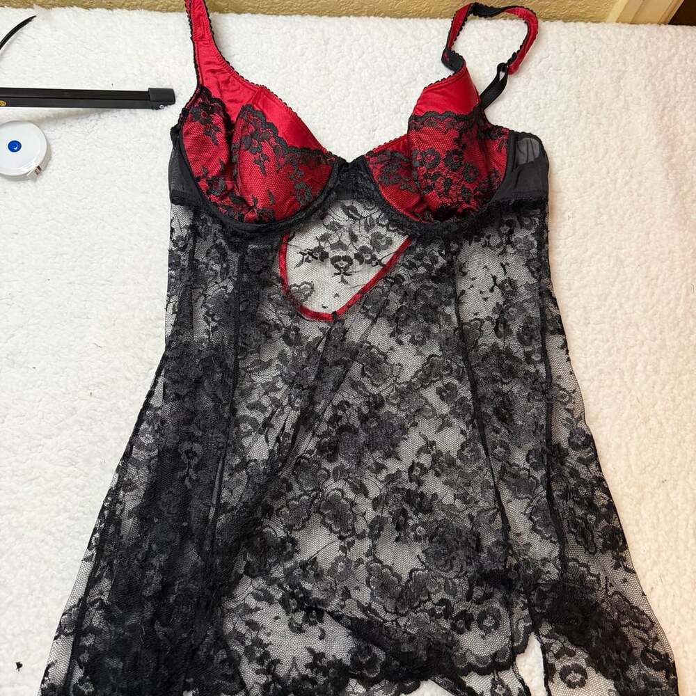 Vintage 2003 Victoria's Secret Red And Black Lace Babydoll Chemise